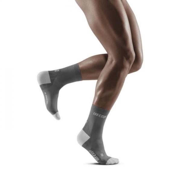 CEP_RUN_ULTRALIGHT_COMPRESSION_SHORT_SOCKS_GREY_MEN